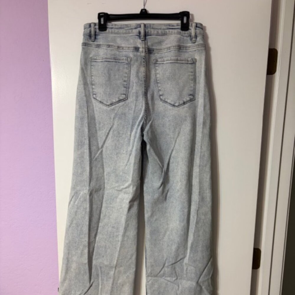 RISEN JEANS High Rise Distressed Knee, Relax Fit Flare Jean (13/31) Light Wash - Picture 2 of 10